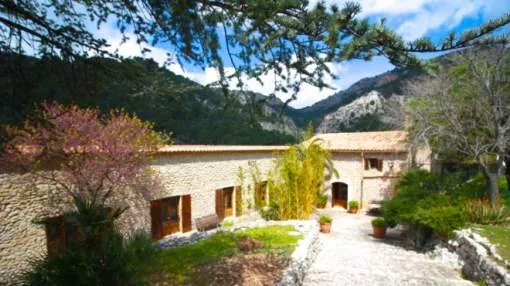 Casa de campo histórica de Tramuntana en un lugar apartado con 17,6 hectáreas Casa de campo histórica de Tramuntana en un lugar apartado con 17,6 hectáreas