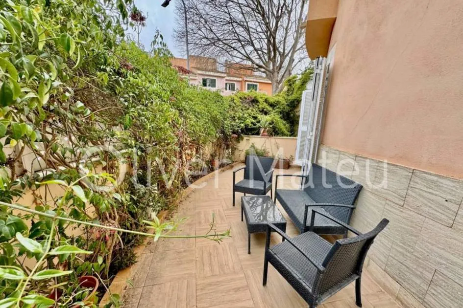 CHALET ADOSADO EN ZONA COLEGIOS CON PISCINA Y APARCAMIENTO
