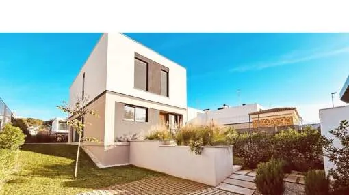 CHALET DE DISEÑO CON PISCINA PRIVADA