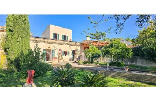 CASA MALLORQUINA CENTENARIA CON  JARDÍN Y GARAJE