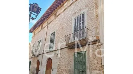 CASA EN VENTA EN SOLLER CON JARDÍN Y GARAJE