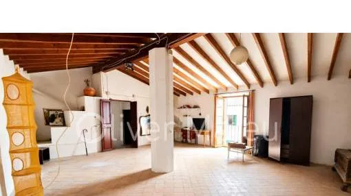 SE VENDE CASA MALLORQUINA CON PROYECTO   A REFORMAR CON GARAJE  EN COSTITX