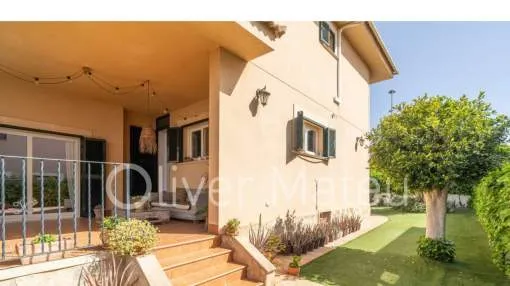 GRAN CHALET PAREADO EN PORTOL CON JARDIN, GARAGE Y PISCINA