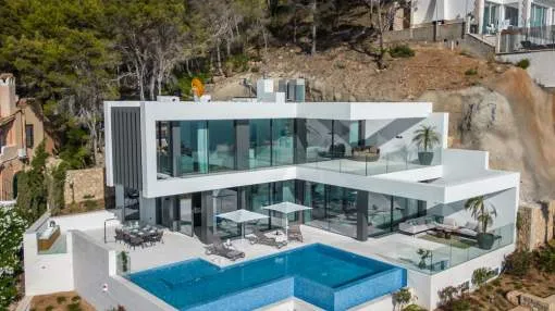 Exclusiva villa con vistas al mar en la montaña en Cala Llamp