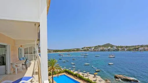 Apartamento en primera línea con hermosas vistas al mar en Santa Ponsa