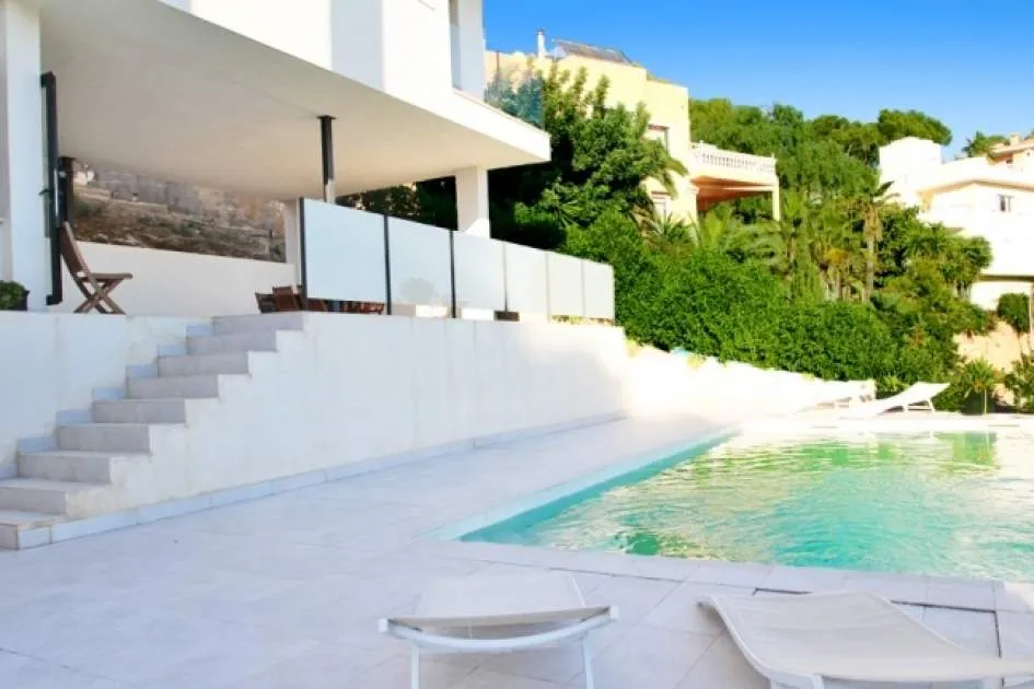 Villa moderna en segunda línea de mar en Costa de la Calma