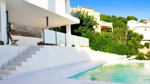 Villa moderna en segunda línea de mar en Costa de la Calma