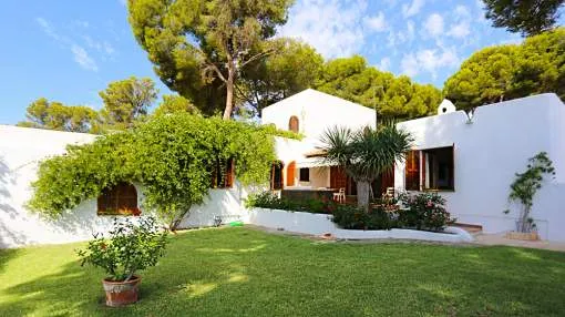 Villa en estilo mediterraneo en una urbanización en Sol de Mallorca