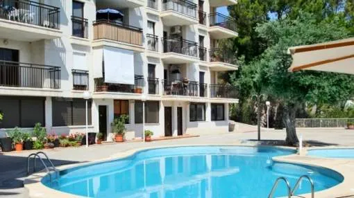 Apartamento en planta baja con piscina en Santa Ponsa