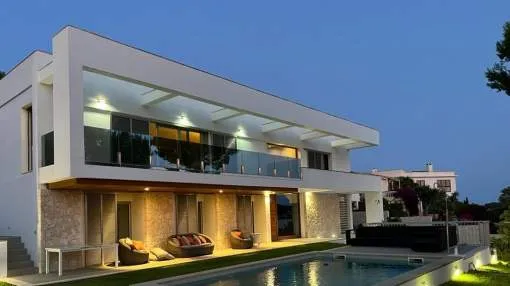 Moderna villa de lujo en Cala Vinyes