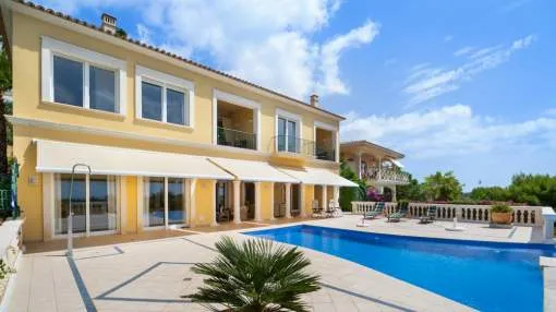 Villa exclusiva con vistas al mar en Bendinat