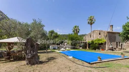 Finca rústica de piedra ideal para reformar en venta cerca de Pollensa, Mallorca
