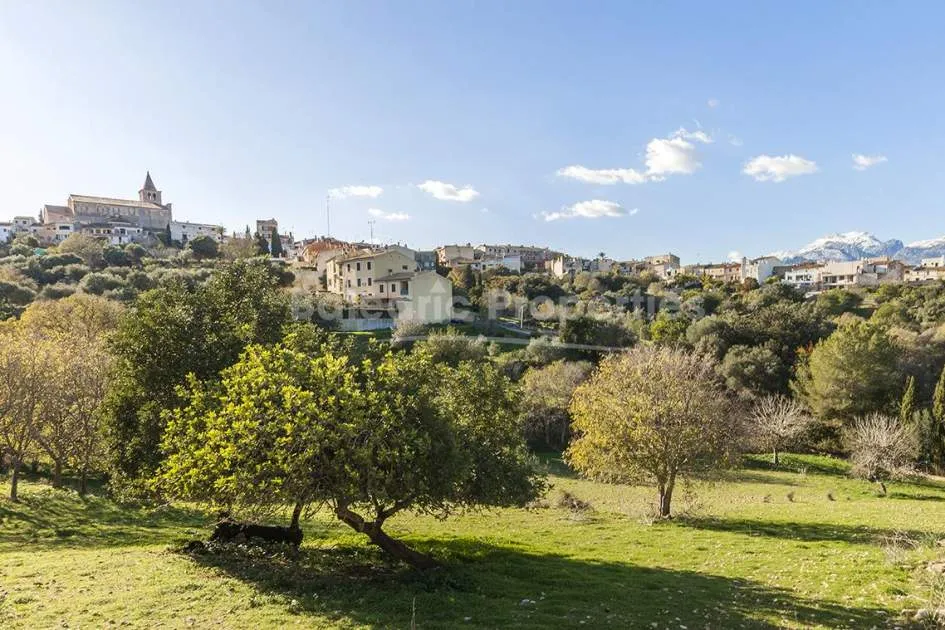 Enorme casa de pueblo con excelentes perspectivas de venta en el centro de Campanet, Mallorca