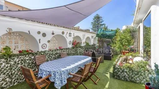 Encantadora casa de pueblo con tranquilas terrazas, en venta en Palma, Mallorca