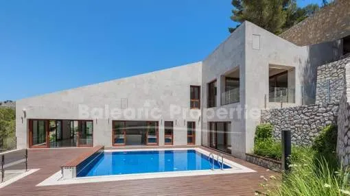 Increíble villa en ladera con apartamento de invitados en venta en Canyamel, Mallorca