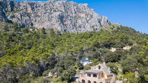 Villa en venta en Puigpunyent, Mallorca