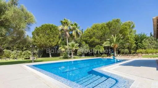 Casa de campo con licencia de alquiler vacacional, piscina y jardín en venta en Palmanyola, Mallorca
