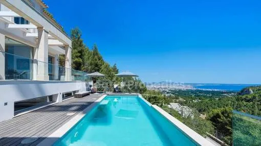 Villa de lujo con dos piscinas y vistas al mar en Son Vida, Palma, Mallorca