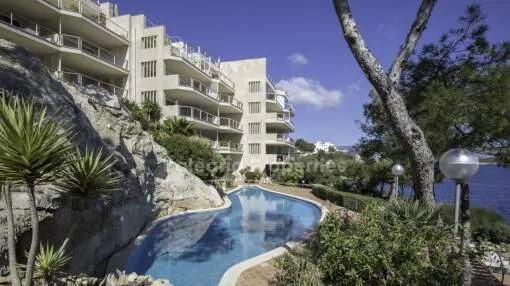 Apartamento en primera línea de mar en venta en Cala Vinyes, Mallorca