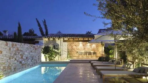 Lujosa casa de pueblo con jardín y piscina en venta en Santanyi, Mallorca