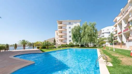 Amplio apartamento con vistas al lago en venta en Alcudia, Mallorca