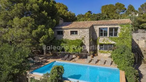 Pintoresca villa de piedra con licencia de vacaciones, en venta en Valldemossa, Mallorca
