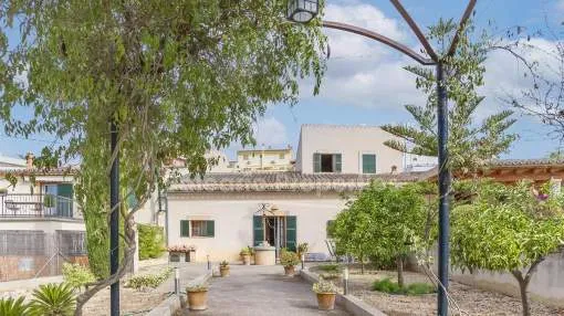Casa de estilo rústico en venta en las afueras de Palma, Mallorca