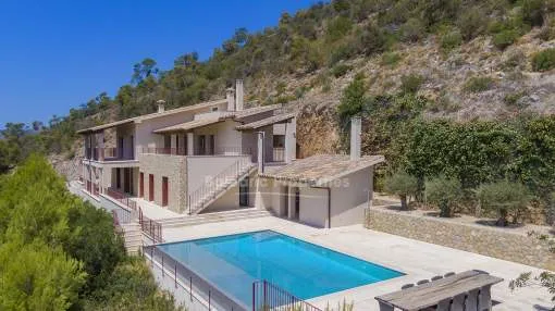 Increíble villa con vistas a la bahía de Palma, en venta cerca de Bunyola, Mallorca