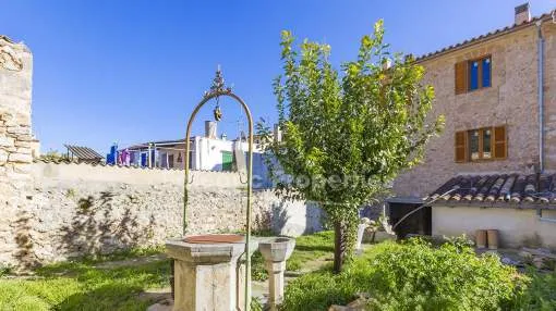 Casa parcialmente reformada con opción a piscina, en venta en Alaró, Mallorca