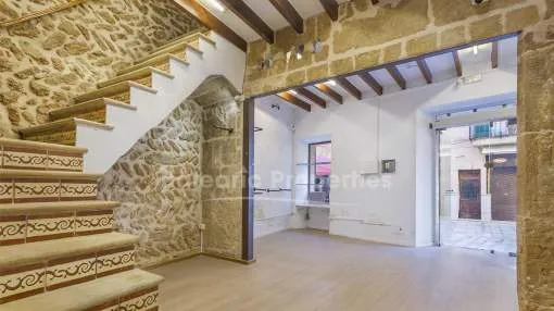 Casa de pueblo para reformar a la venta en el centro histórico de Alcudia, Mallorca