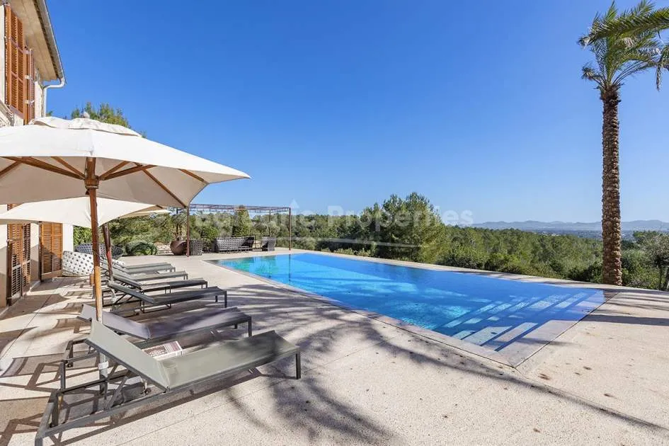 Villa oasis con licencia de vacaciones y pista de tenis, en venta en Porreres, Mallorca