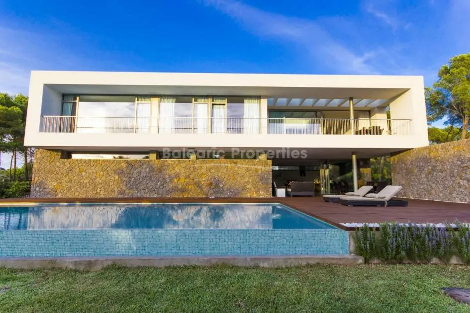 Villa moderna de alta calidad en venta cerca de la playa en Cala Ratjada, Mallorca