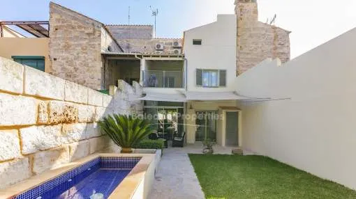 Casa reformada con jardín en venta en el centro de Sa Pobla, Mallorca