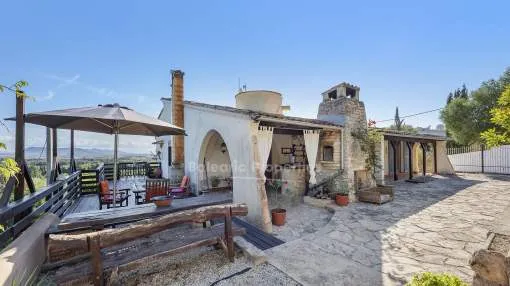 Casa de campo rústica con apartamento independiente en venta en Buger, Mallorca