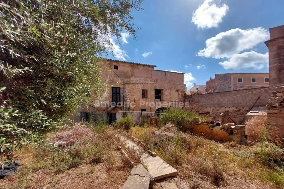 Impresionante casa de pueblo para reformar en venta en Santanyí, Mallorca