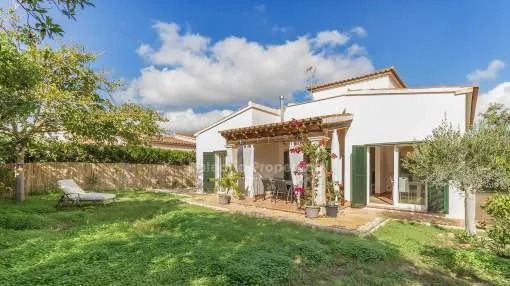 Encantadora villa con jardines maduros en venta en Sa Rápita, Mallorca