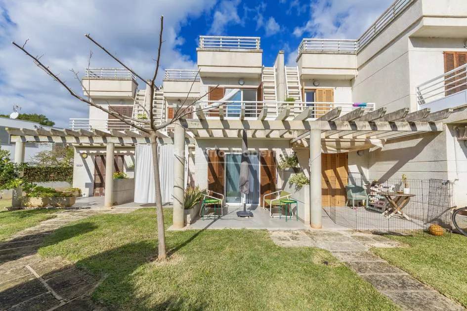 Hermosa casa reformada en venta a pocos pasos de la playa de Muro, Mallorca