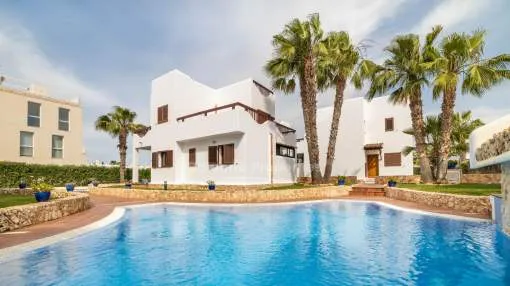 Villa independiente con licencia vacacional en venta en Cala Egos, cerca de Cala d'Or, Mallorca