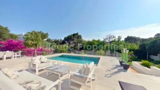Moderna villa familiar en venta a 200m de la playa En Palmanova, Mallorca