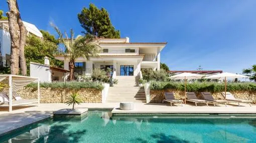 Espectacular villa en ladera con vistas al mar en venta en Cas Català, Mallorca
