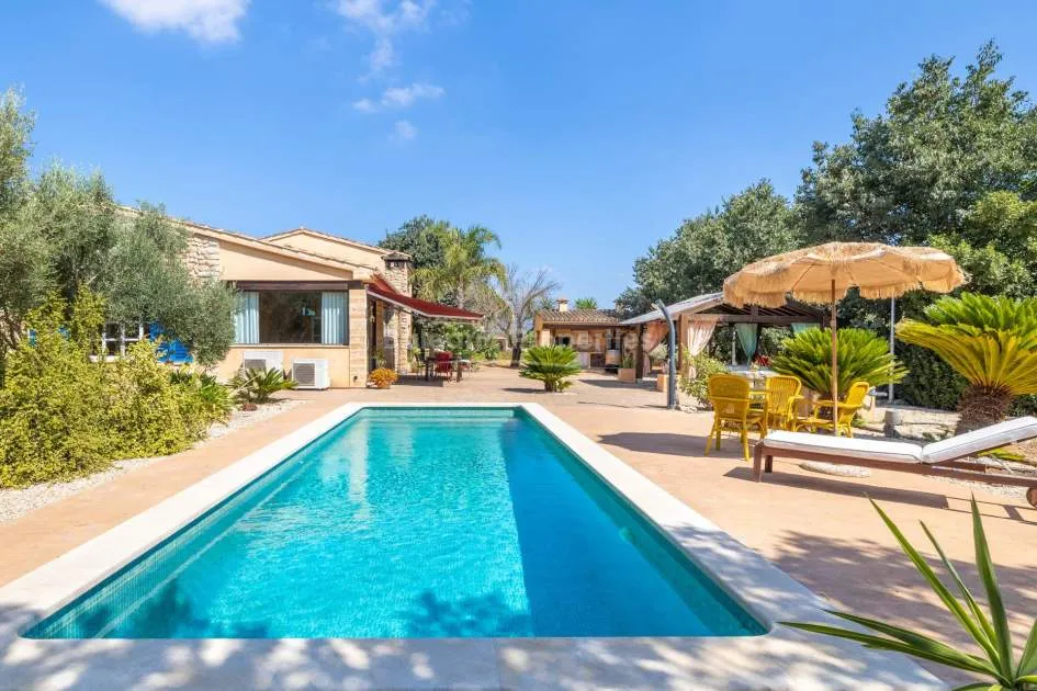 Casa de campo con licencia de vacaciones y piscina en venta en Inca, Mallorca