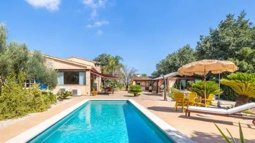 Casa de campo con licencia de vacaciones y piscina en venta en Inca, Mallorca