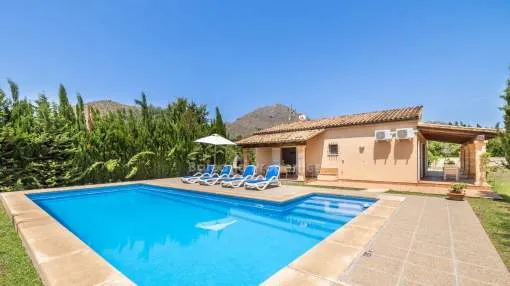 Villa de campo con licencia de alquiler vacacional en venta en Puerto Pollensa, Mallorca