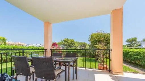 Apartamento con jardín en venta a pocos pasos de la playa en Cala Mandia, Mallorca