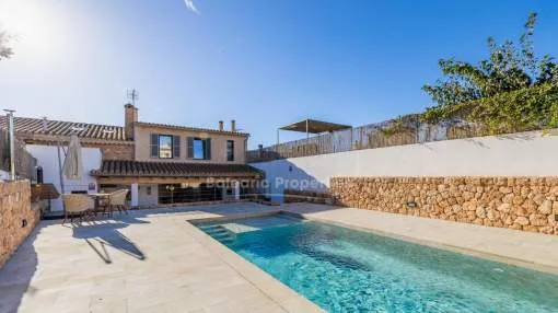 Bonita casa de pueblo reformada con piscina en venta en Pòrtol, Mallorca