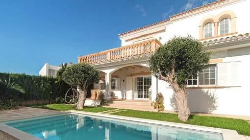 Villa mediterránea con piscina en venta en Llucmajor, Mallorca