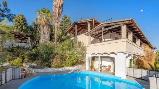 Gran villa versátil con piscina en venta en las afueras de Búger, Mallorca
