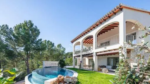 Villa tradicional renovada con espectaculares vistas al mar en venta en Son Vida, Mallorca