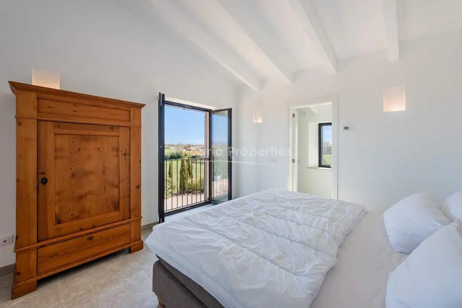 Casa de campo autosuficiente con sistema solar y vistas panorámicas en venta en Ses Salines, Mallorca