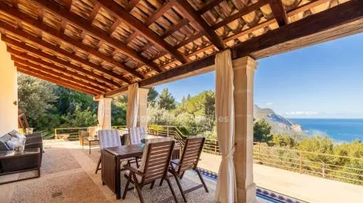 Villa de campo con vistas al mar en venta en Valldemossa, Mallorca